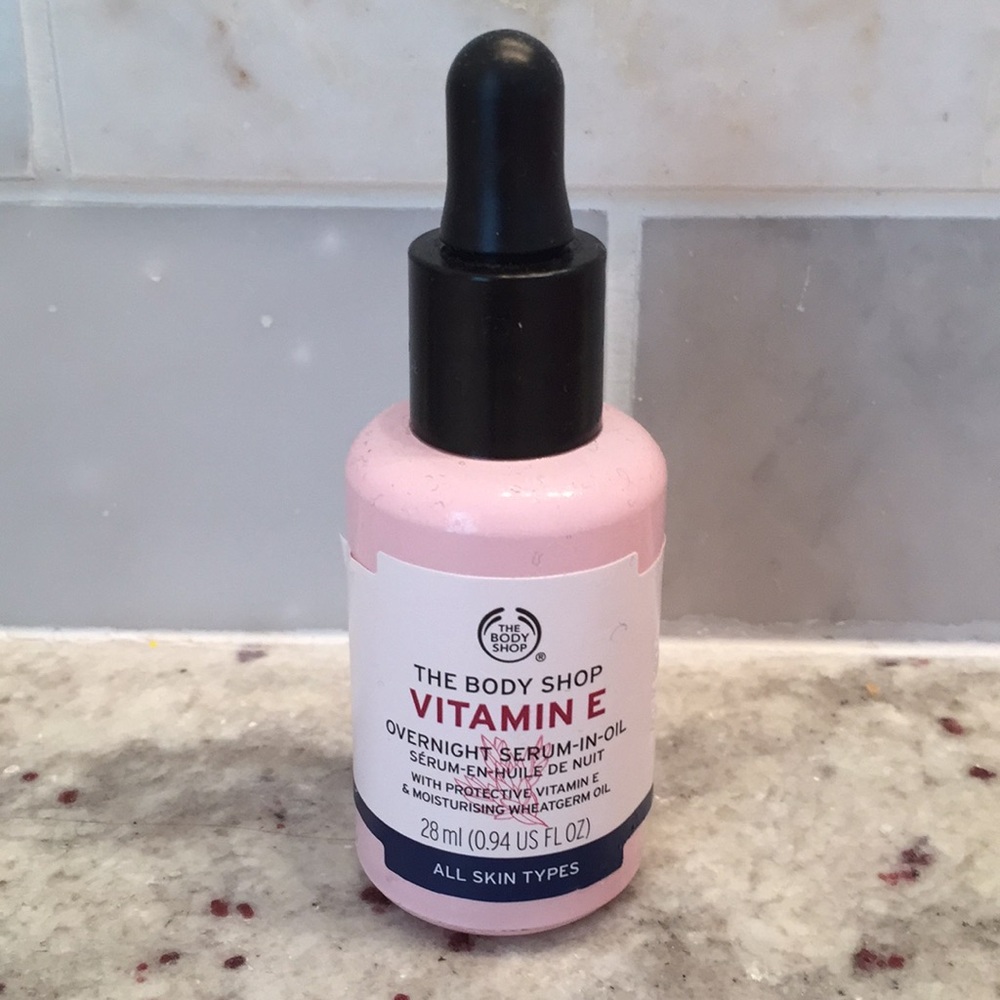 The Body Shop Vitamin E  Overnight Serum